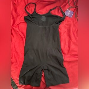 NWT Yummie mid-thigh open bust soft and smoothing Shapewear Bodysuit Size L/XL